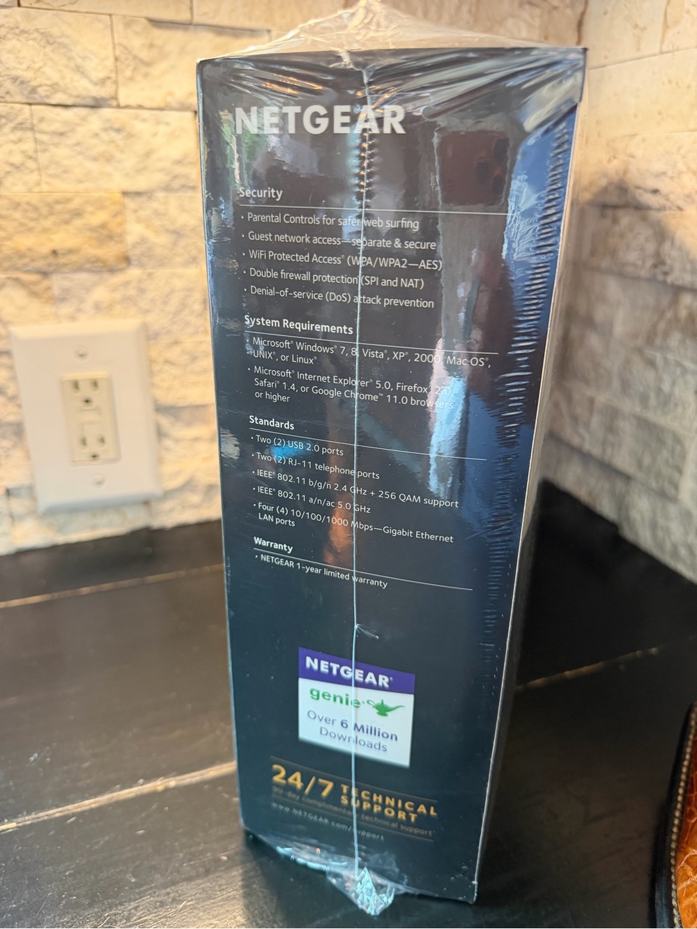 NETGEAR Nighthawk Cable Modem WiFi Router Combo with Voice C7100V - Black - Picture 4 of 10